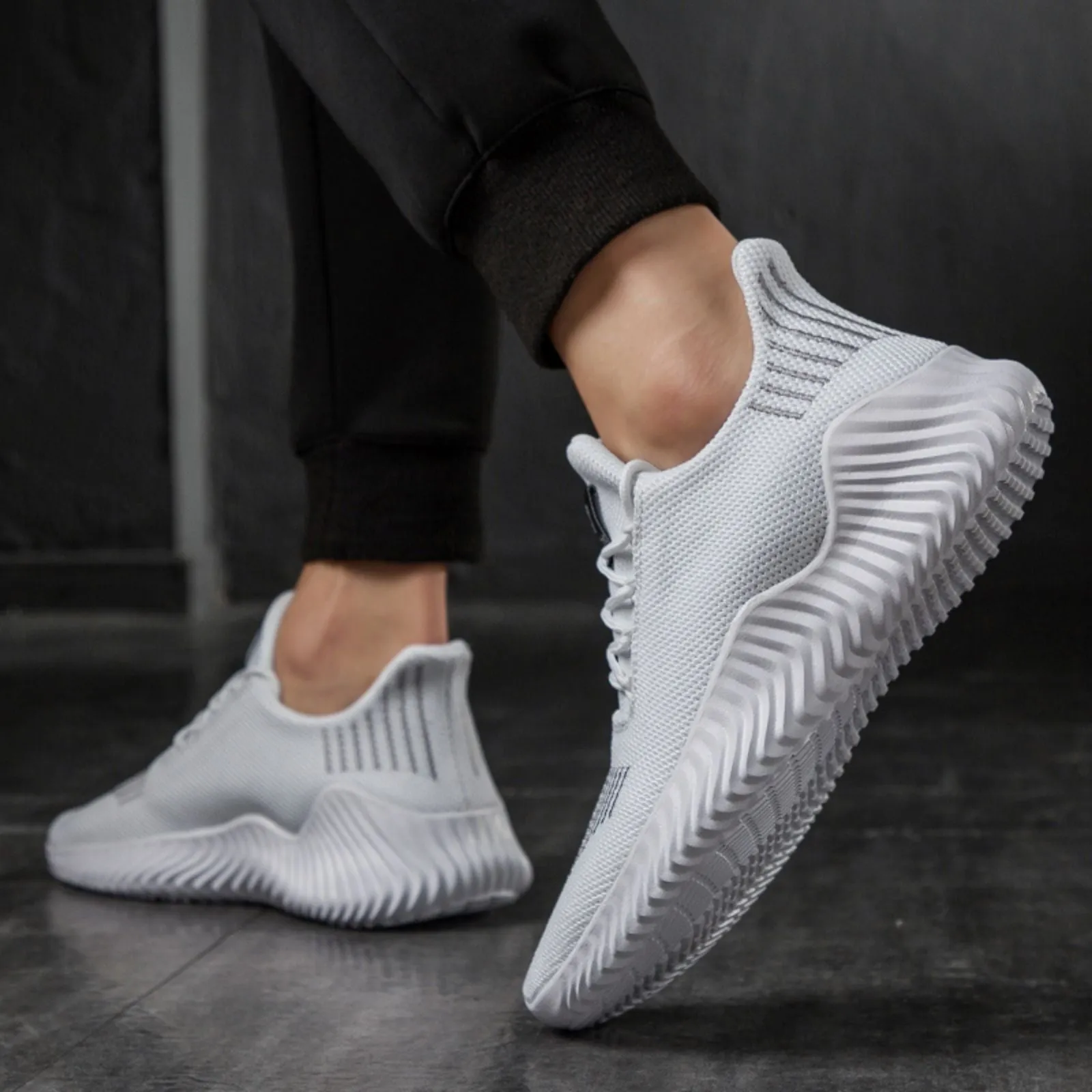 Men's Casual Sneakers Men's Sports Running Breathable Shoes